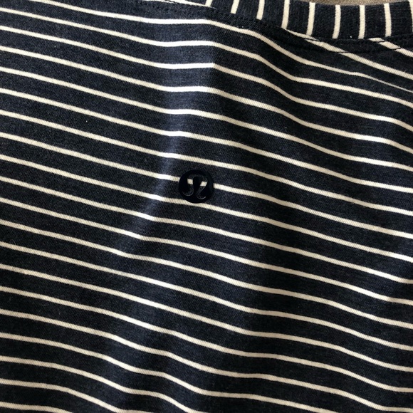 Lululemon striped shirt - Picture 4 of 4